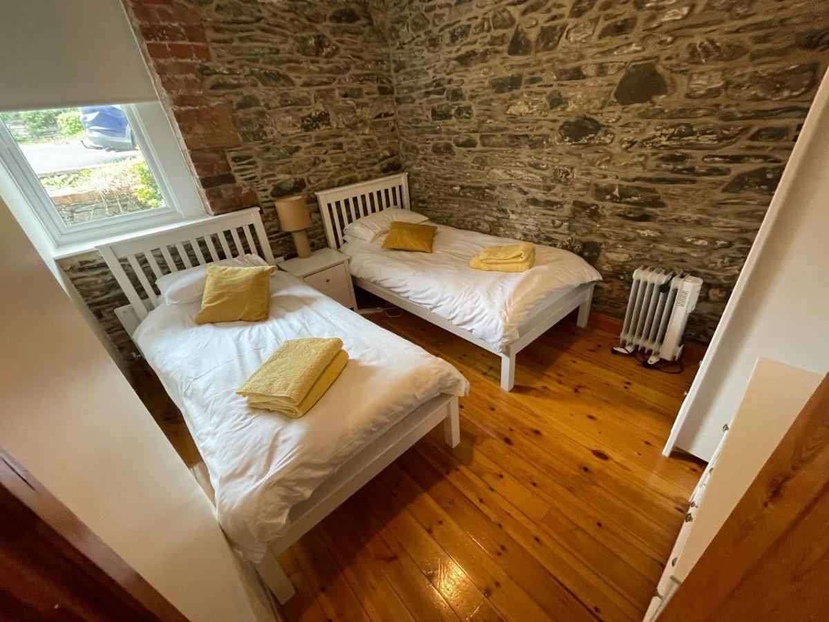 Lovely Apartment Overlooking The Harbour And Bay Ardglass Extérieur photo