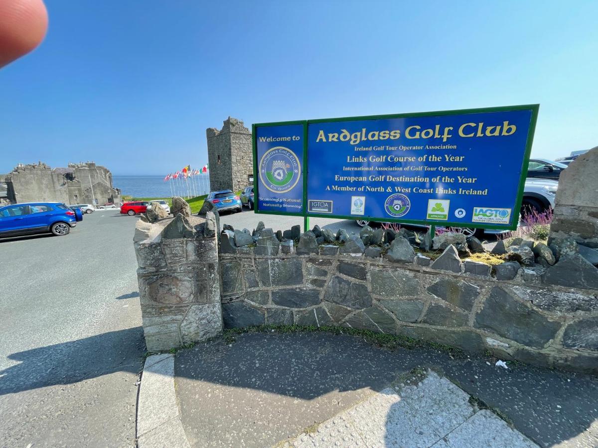 Lovely Apartment Overlooking The Harbour And Bay Ardglass Extérieur photo