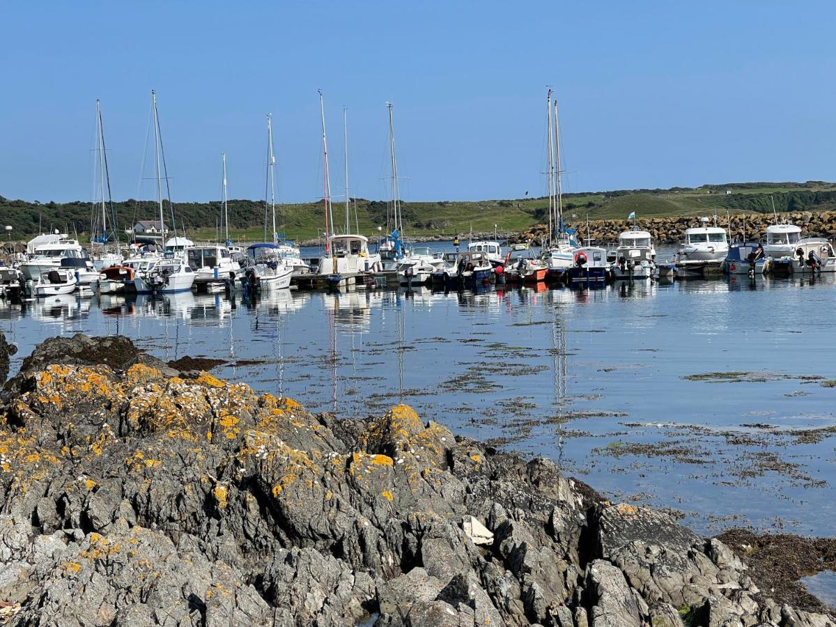 Lovely Apartment Overlooking The Harbour And Bay Ardglass Extérieur photo