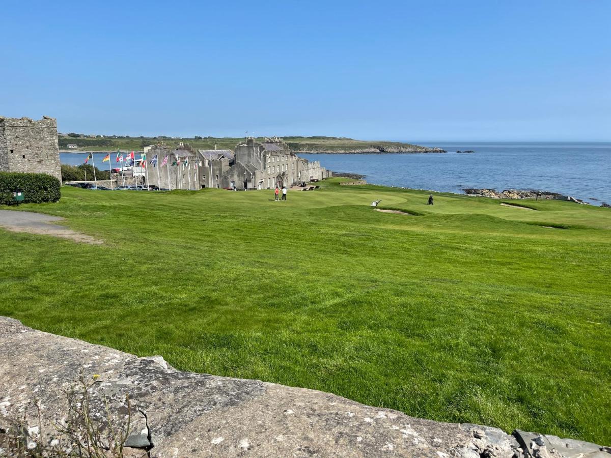 Lovely Apartment Overlooking The Harbour And Bay Ardglass Extérieur photo